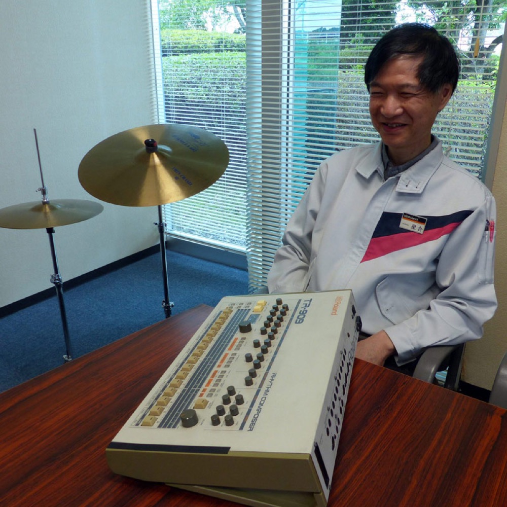 Atsushi Hoshiai with a TR-909