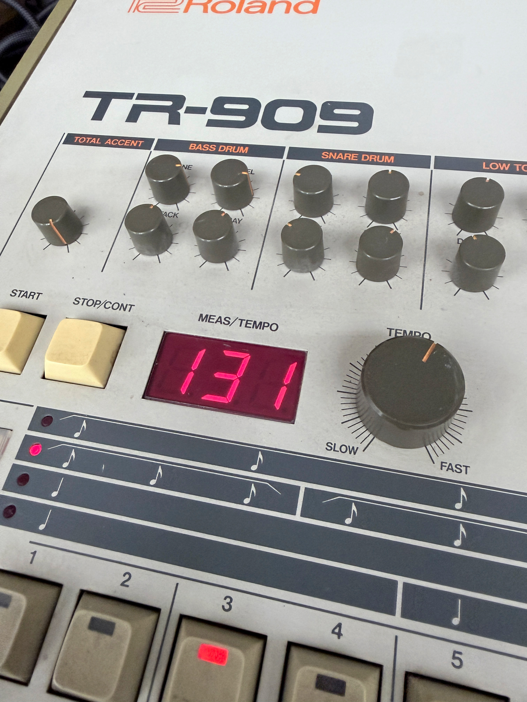 the TR-909 operating display