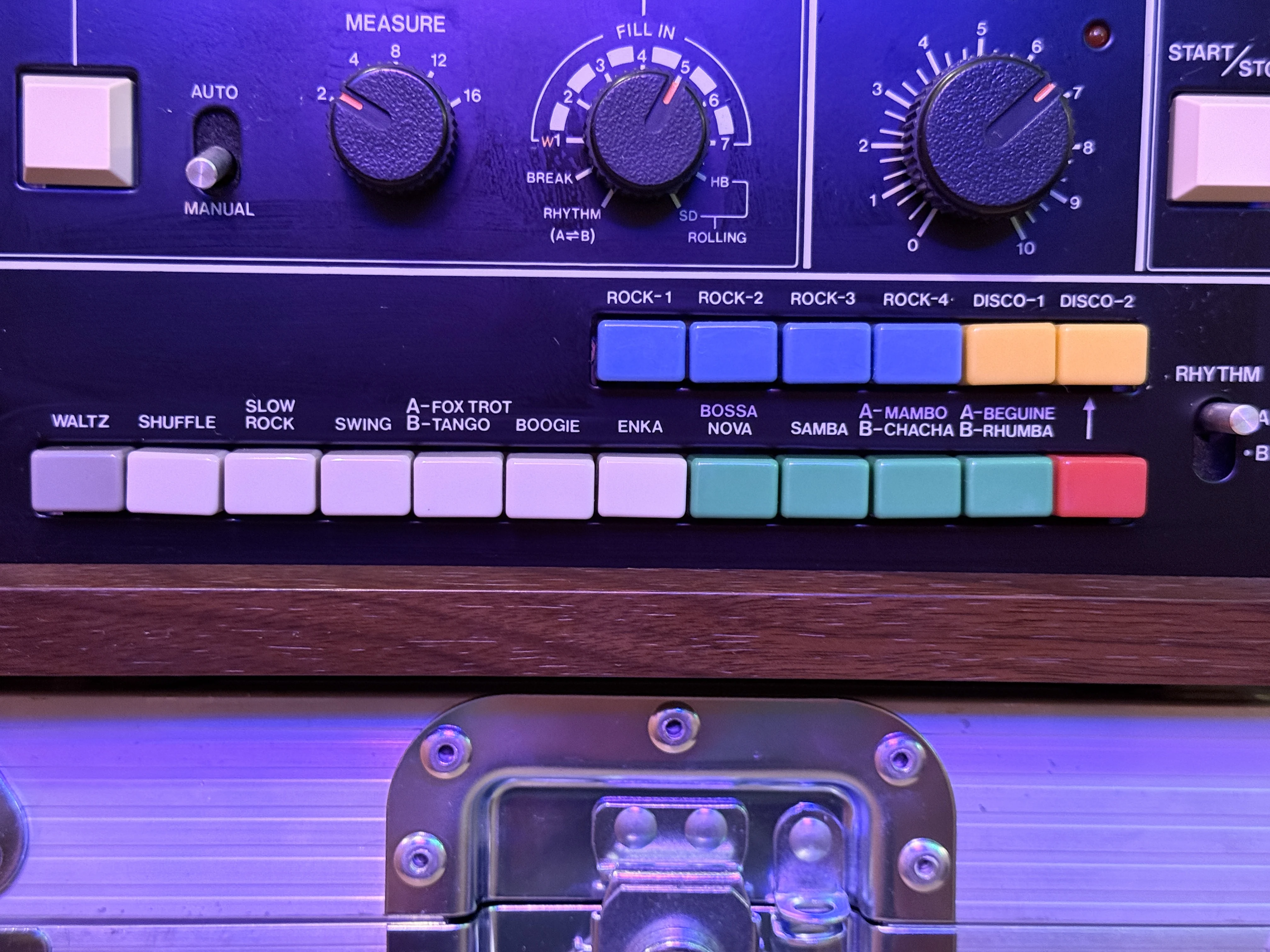 CR-68 coloured rhythm-selection bank and A/B selector