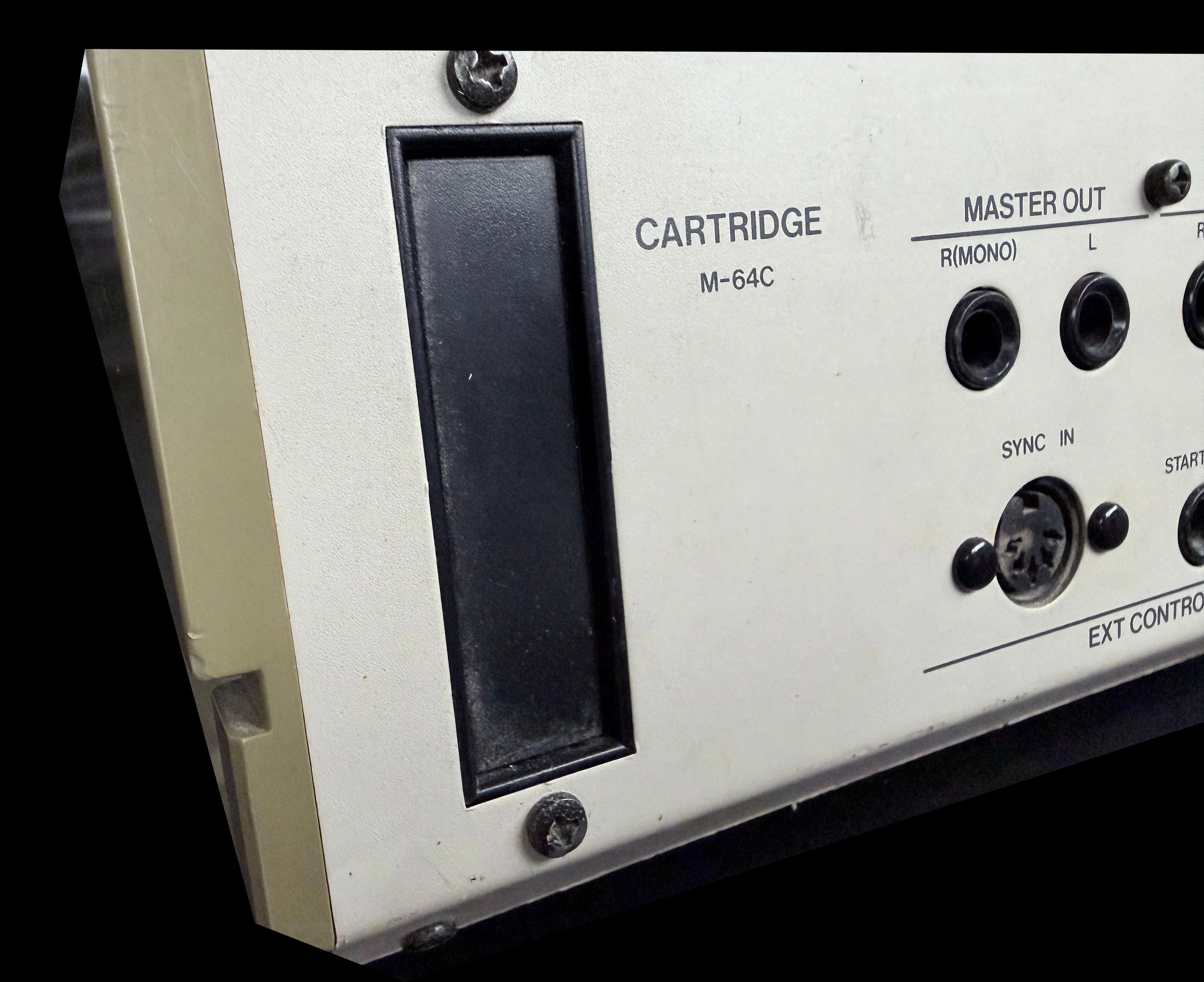 TR-909 memory cartridge corner and controls