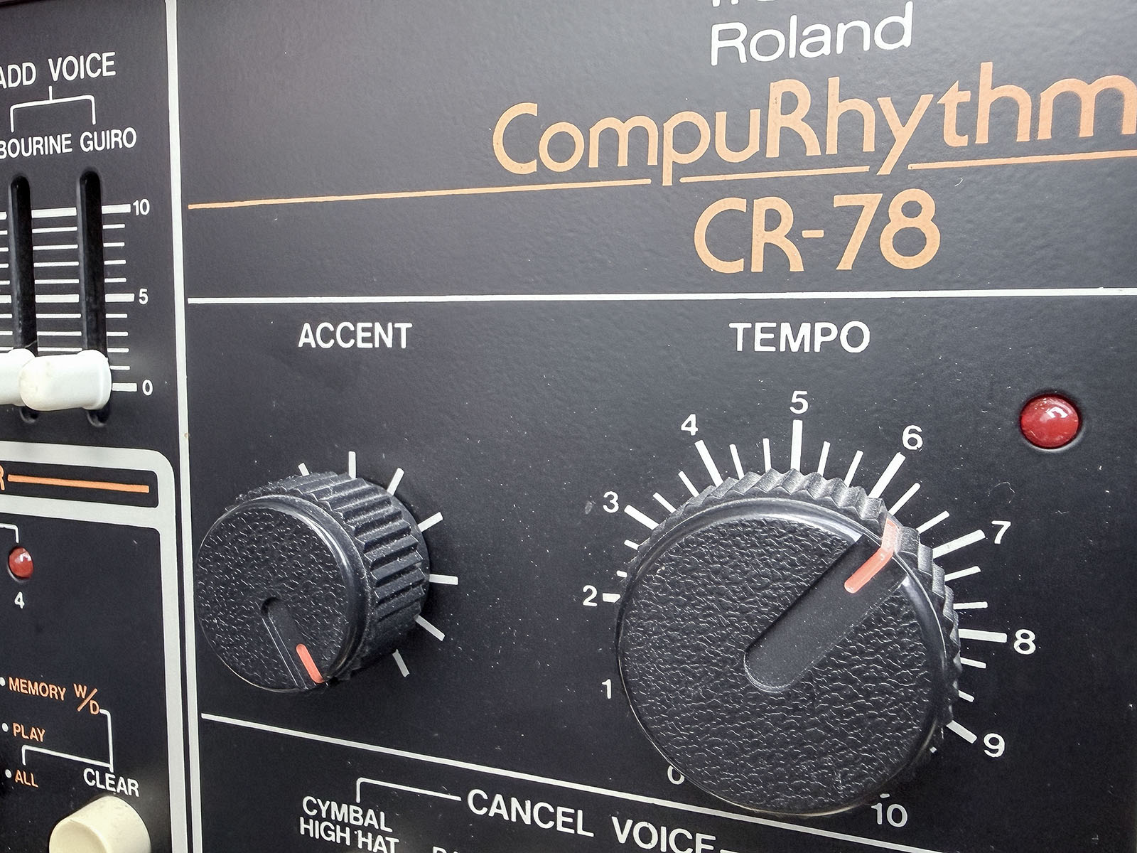 the CompuRhythm lettering, accent and tempo controls