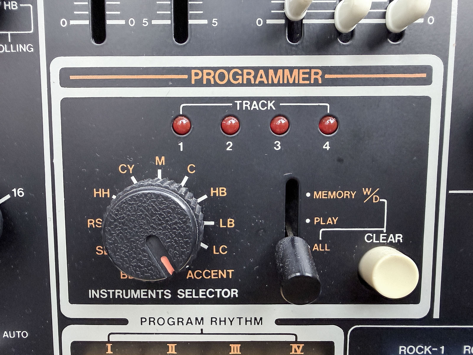 the instrument selector and four programme memories