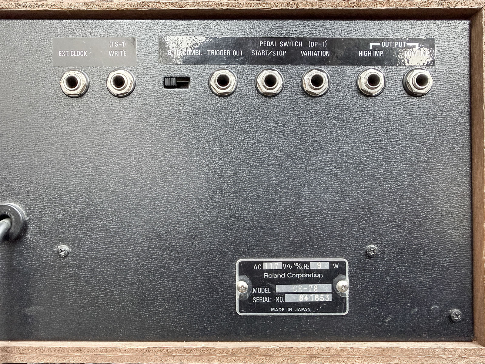 the full rear connection panel