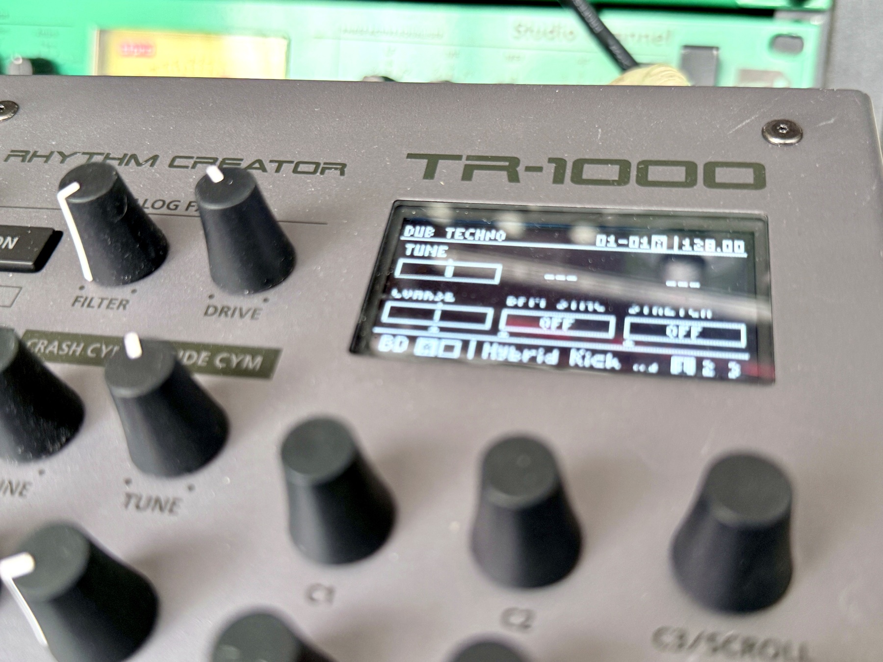 TR-1000 display and generator controls showing a hybrid kick instrument