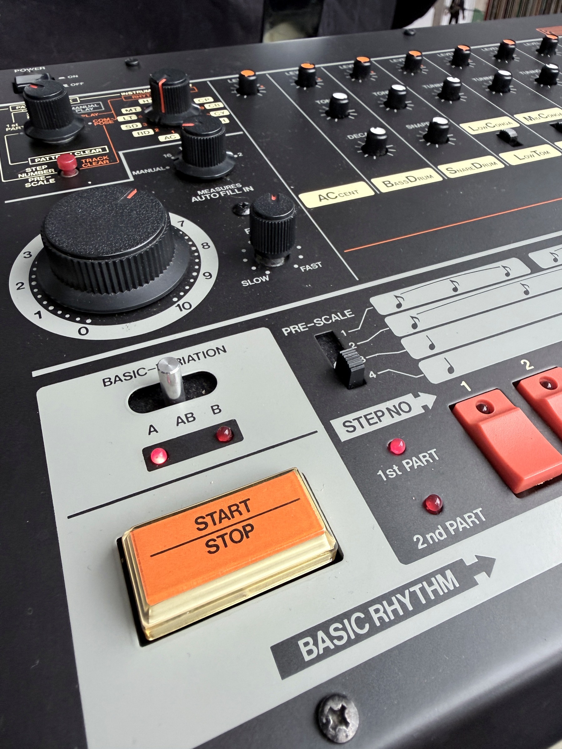 Start Stop button, tempo knob, Basic Variation and Pre-Scale controls