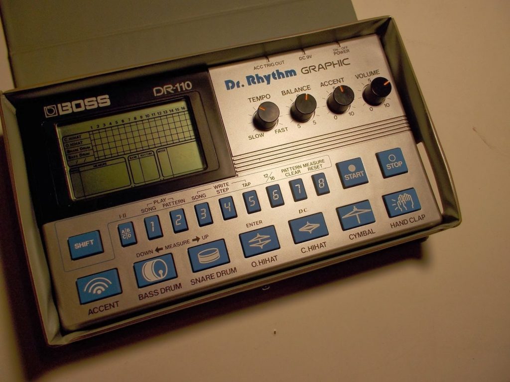 BOSS DR-110 pictured in the Brasil Calling feature.