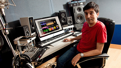Rui Da Silva photographed for MusicRadar in 2013.