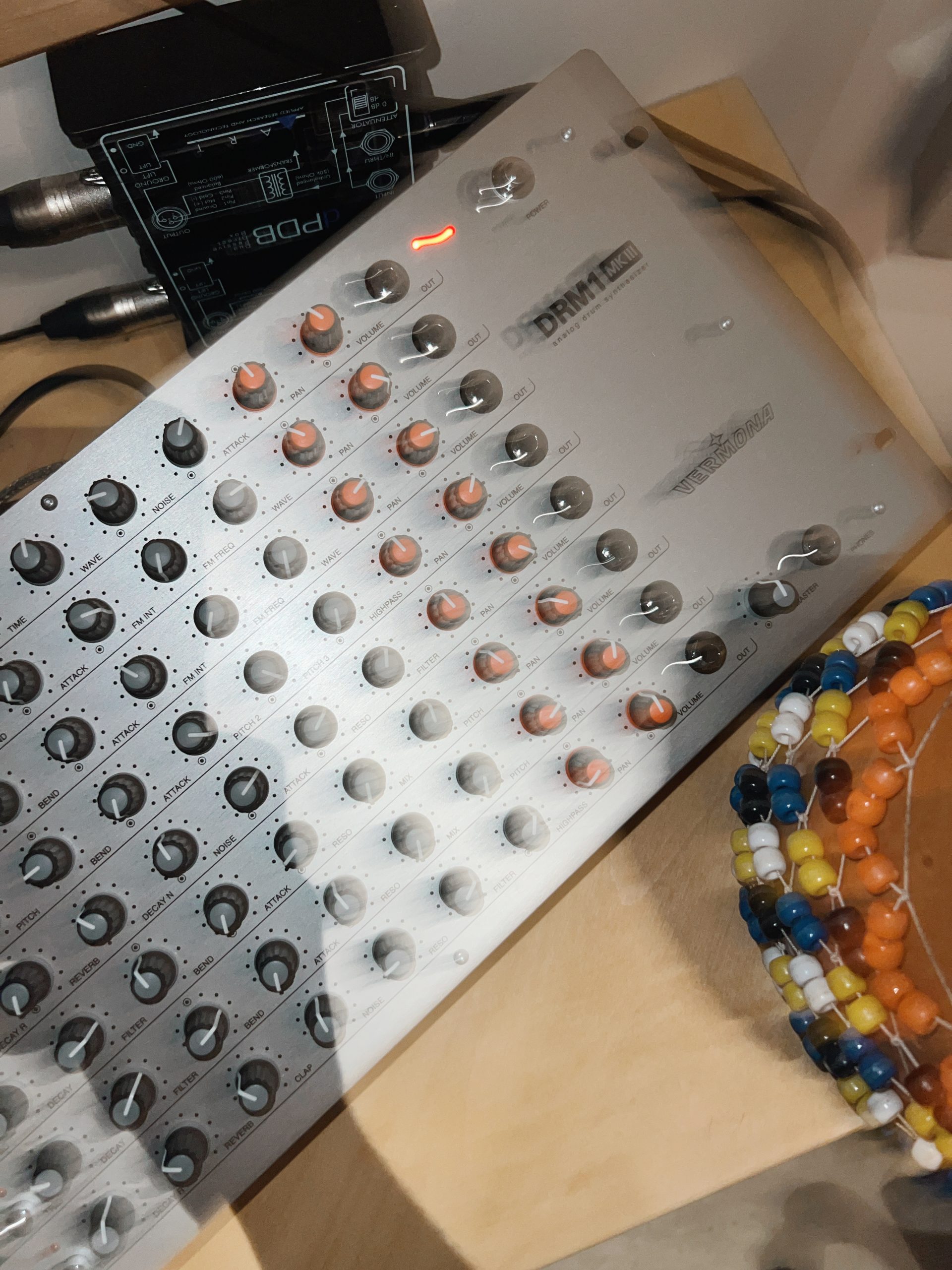 Errance’s Vermona DRM-1 MK3, photographed for the Pente Douce production account.