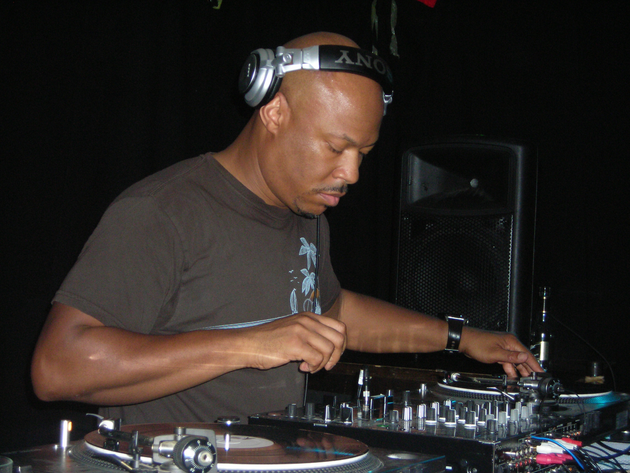 Robert Hood / Kennedys Dublin