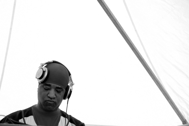 Marley Marl performing in Utrecht in 2006, photographed by Ronald van Holst.