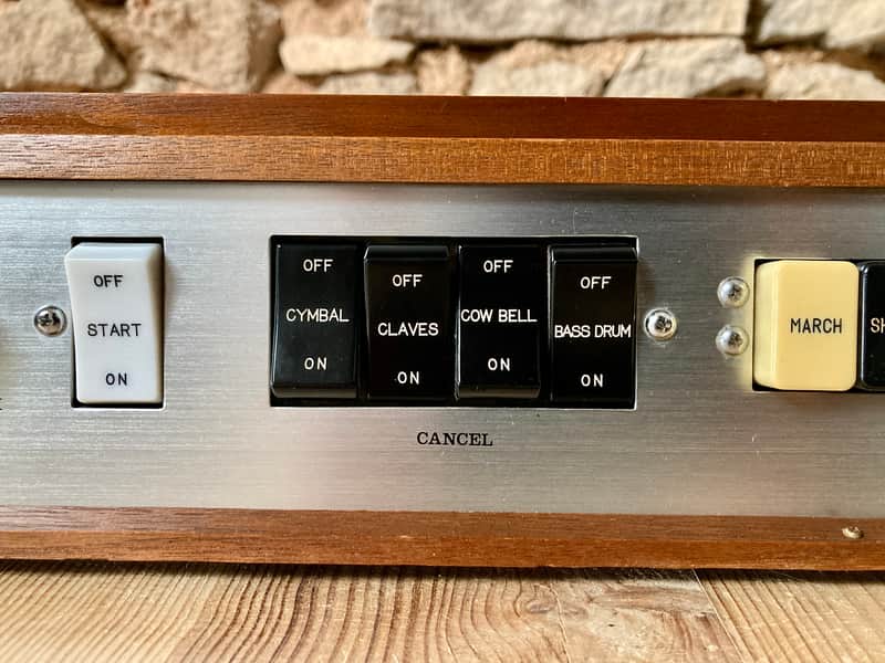Farfisa Rhythm Maker 16, rear view