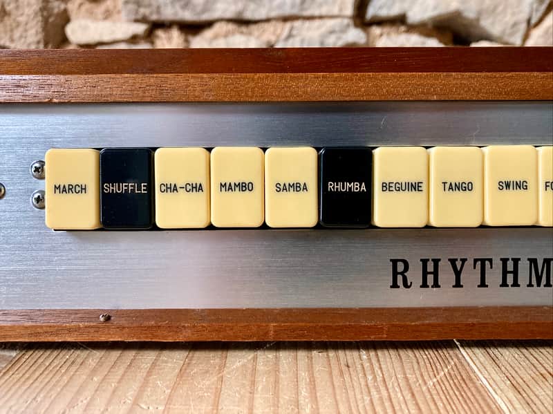 Farfisa Rhythm Maker 16, side view